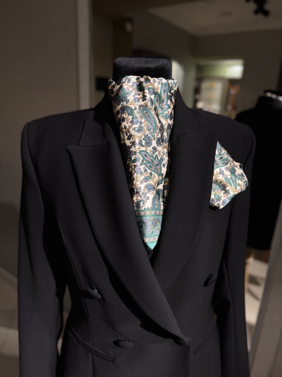 İpək fular və cib dəsmalı