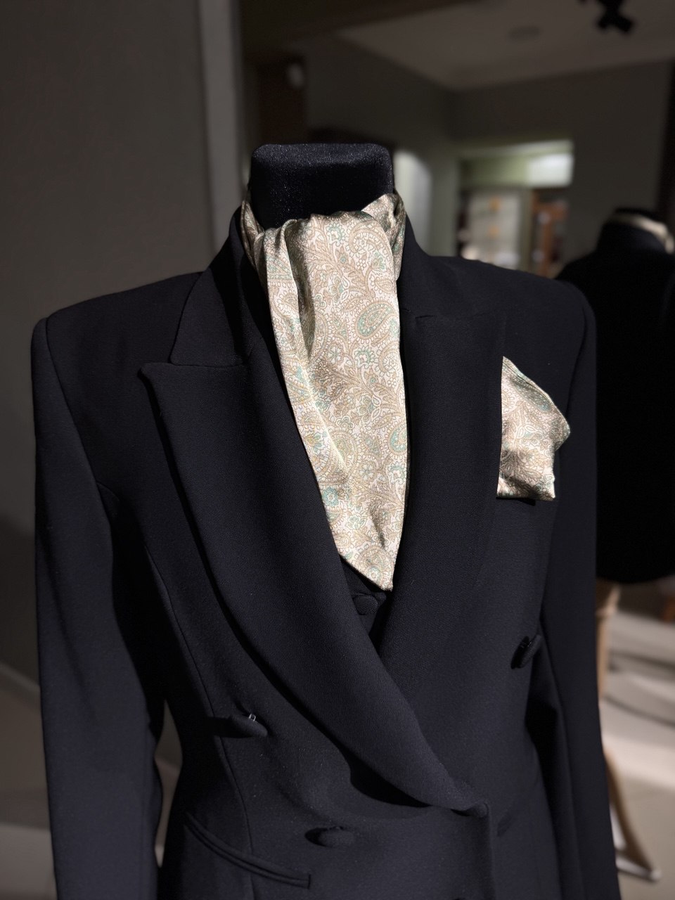 İpək fular və cib dəsmalı